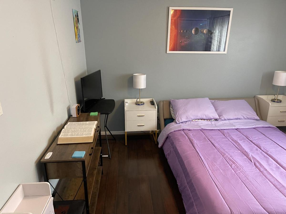 Shared Space With Private Room In Beautiful Lakefront Apartment فيدرال واي المظهر الخارجي الصورة